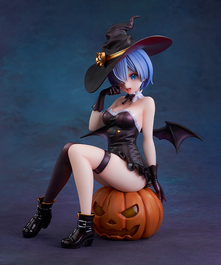 Kadokawa Scale Figure: Re Zero Starting Life In Another World - Rem Phantom Night Wizard Escala 1/7