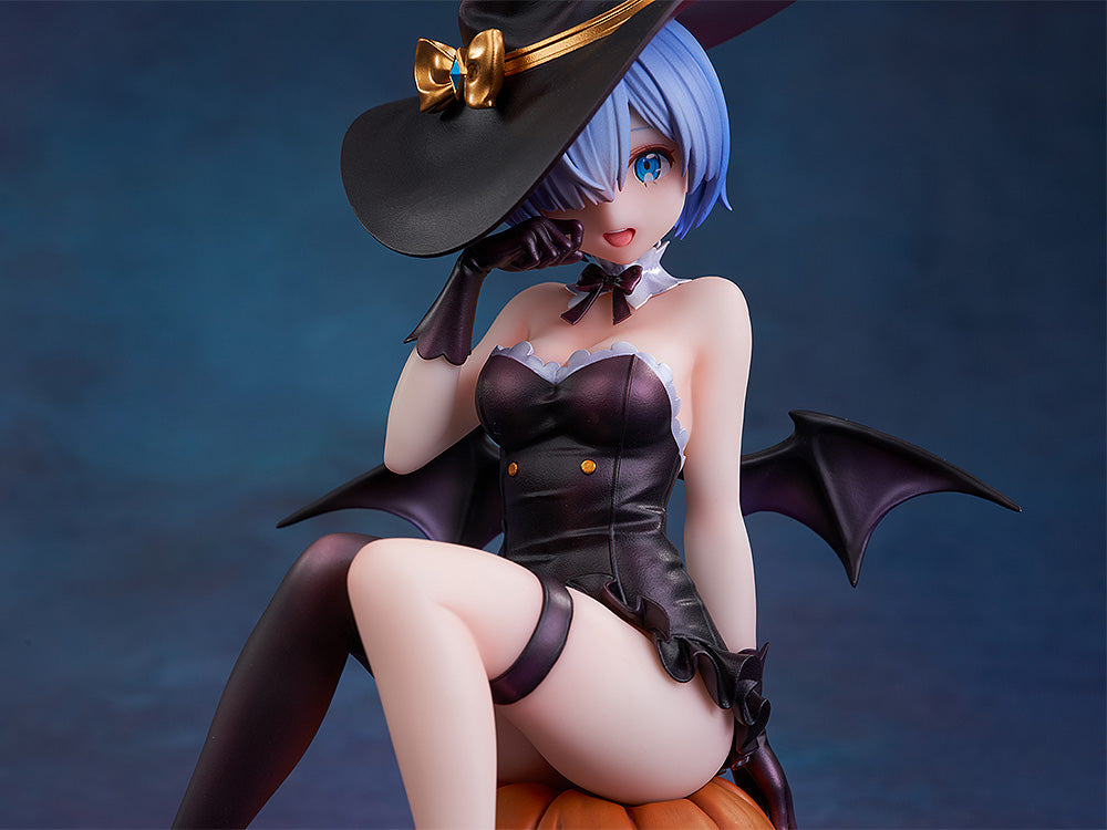 Kadokawa Scale Figure: Re Zero Starting Life In Another World - Rem Phantom Night Wizard Escala 1/7