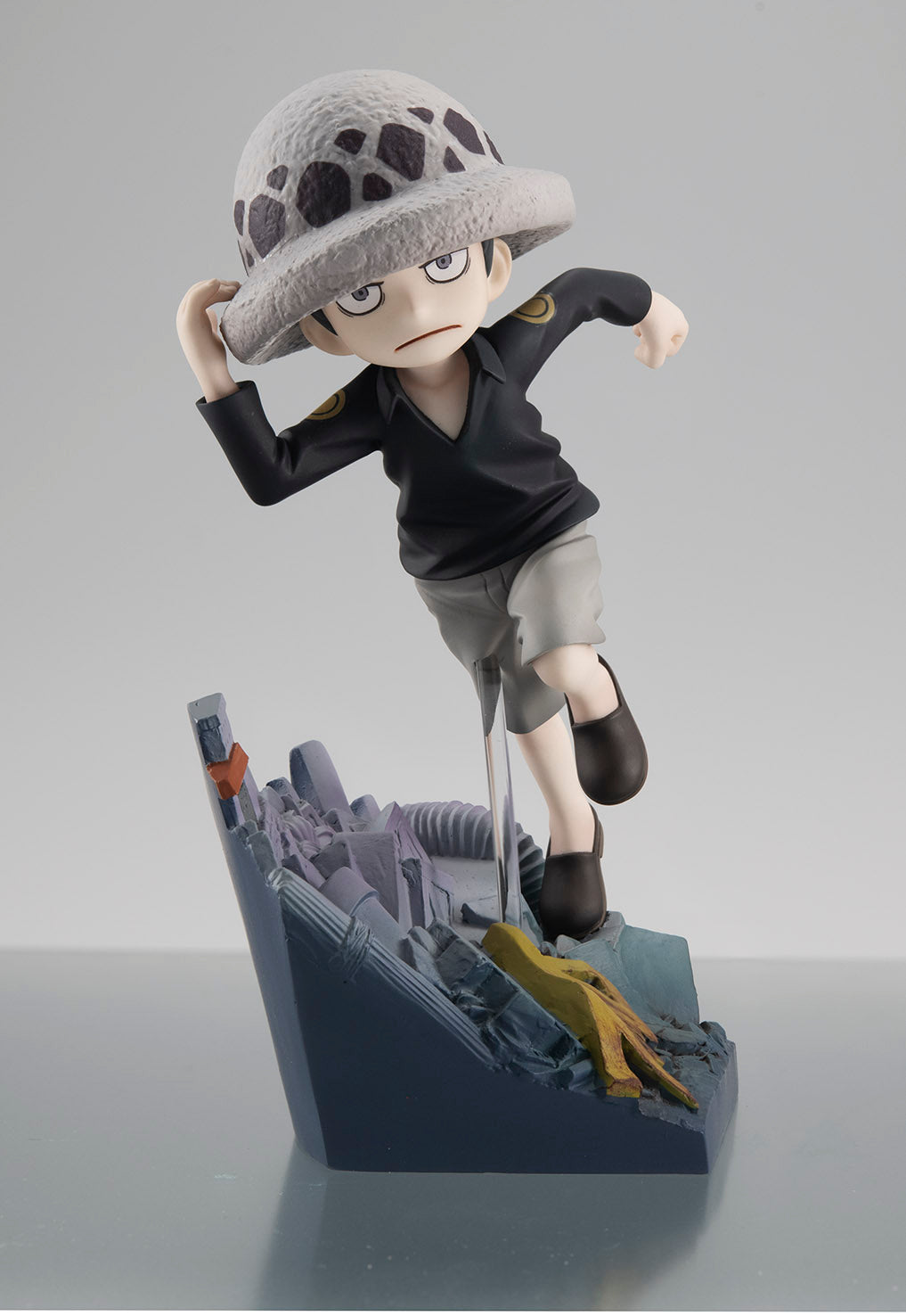 Megahouse Figures Gem Series: One Piece - Trafalgar Law Run Run Run