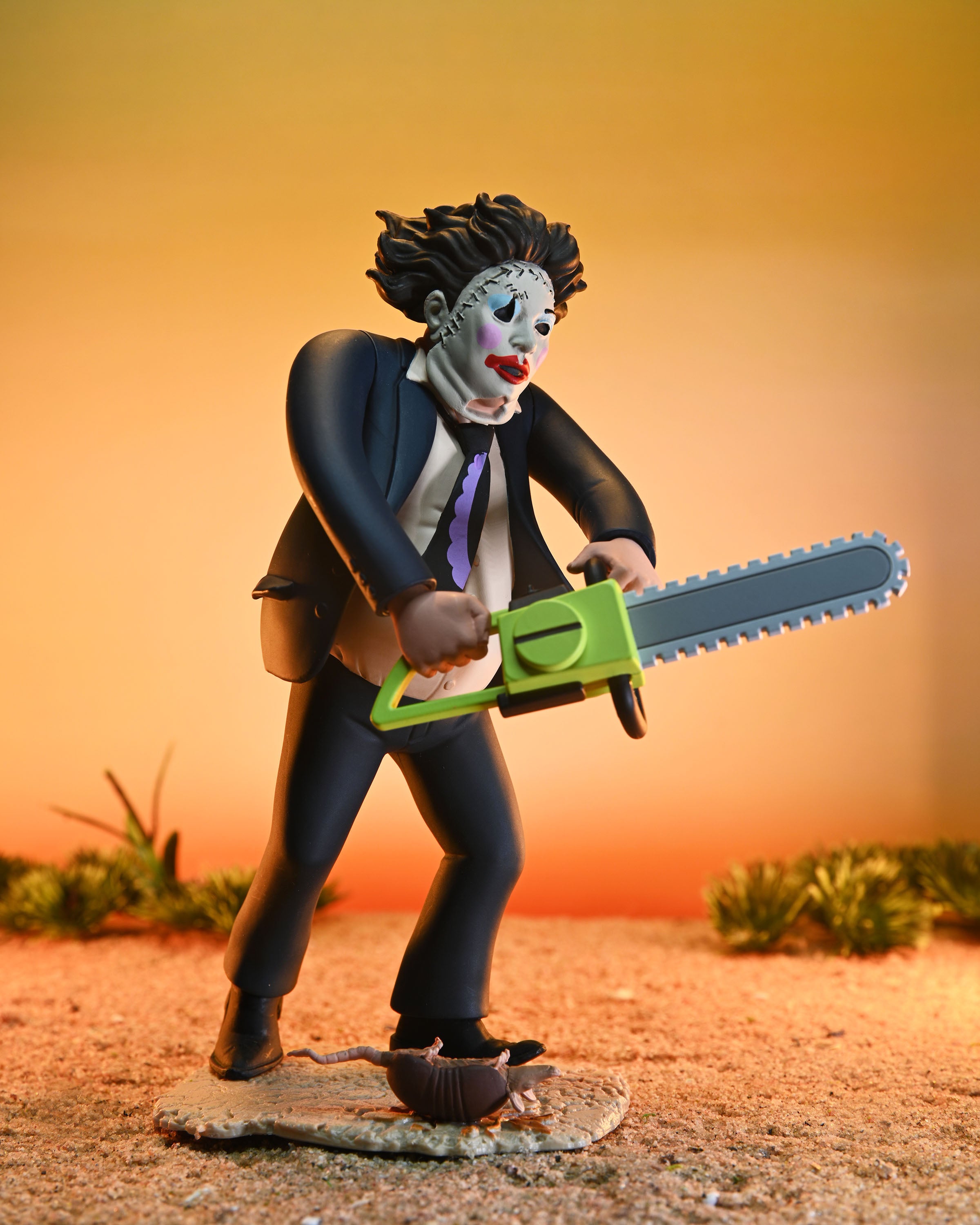 NECA Toony Terrors: Masacre En Texas 50 Aniversario - Pretty Woman Leatherface 6 Pulgadas