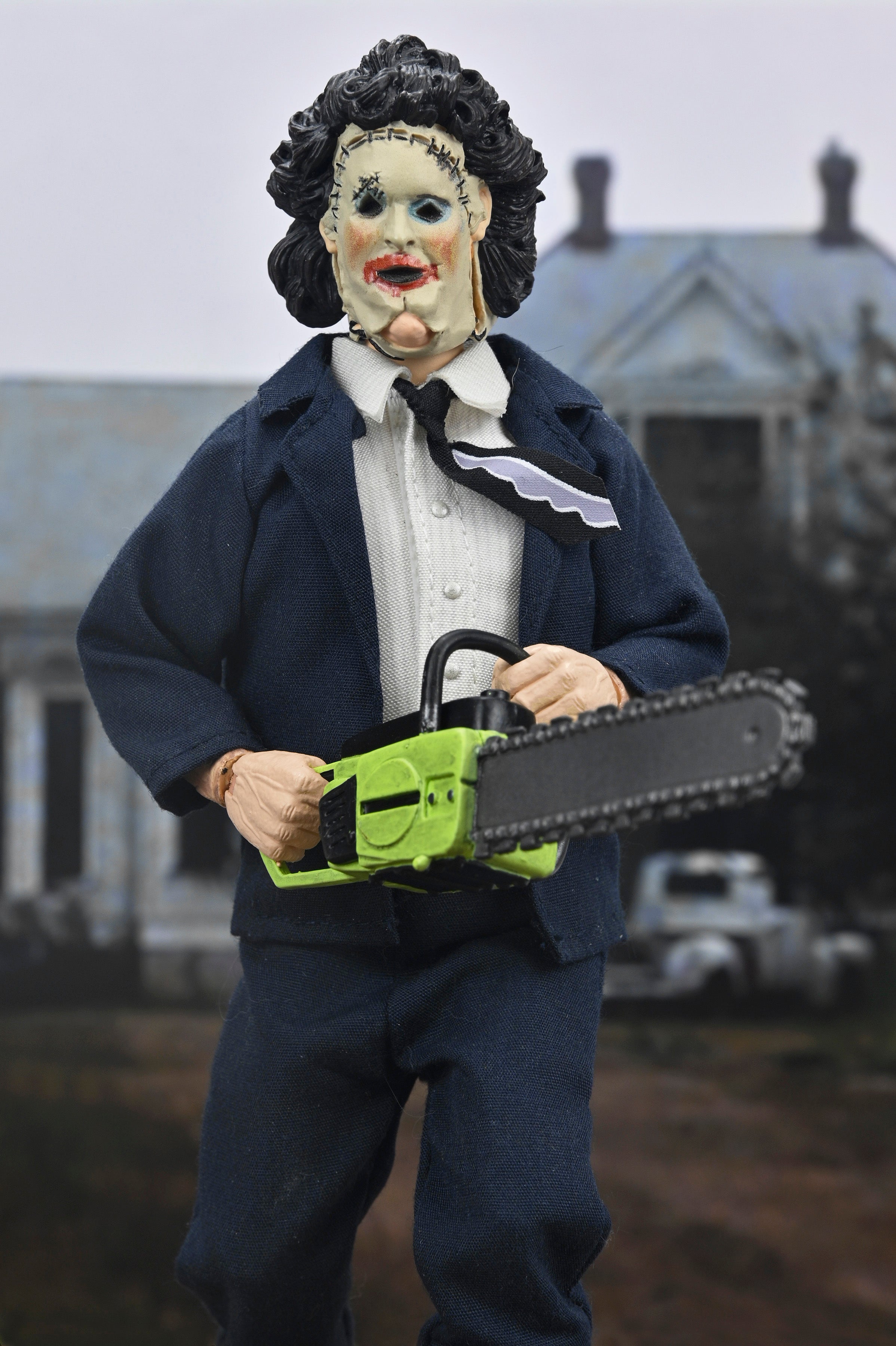 NECA Figura de Accion Vestida: La masacre de Texas 50 Aniversario - Leatherface con Mascara de Mujer 8 Pulgadas