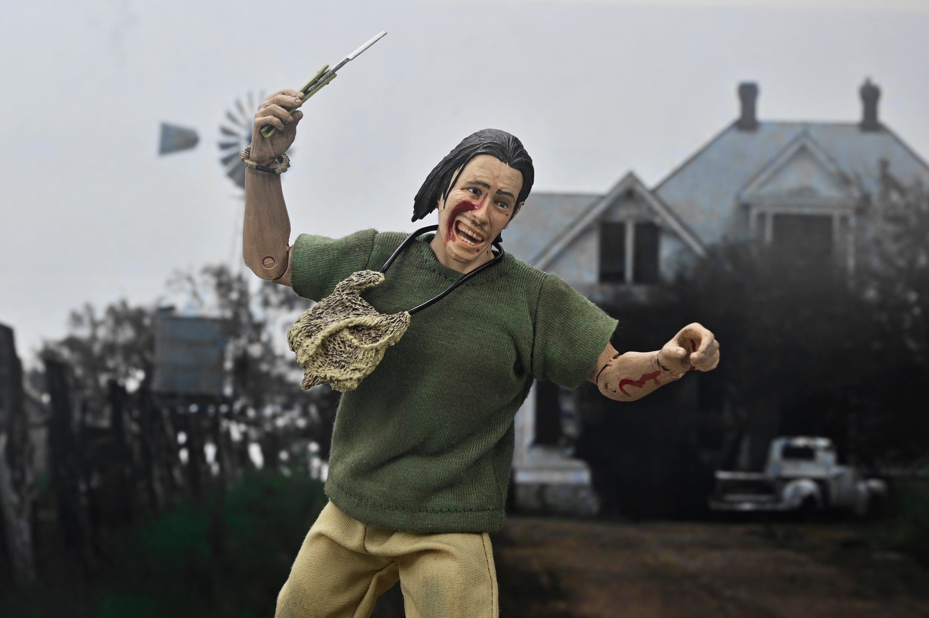 NECA Figura de Accion Vestida: La masacre de Texas 50 Aniversario - The Hitchhiker 8 Pulgadas