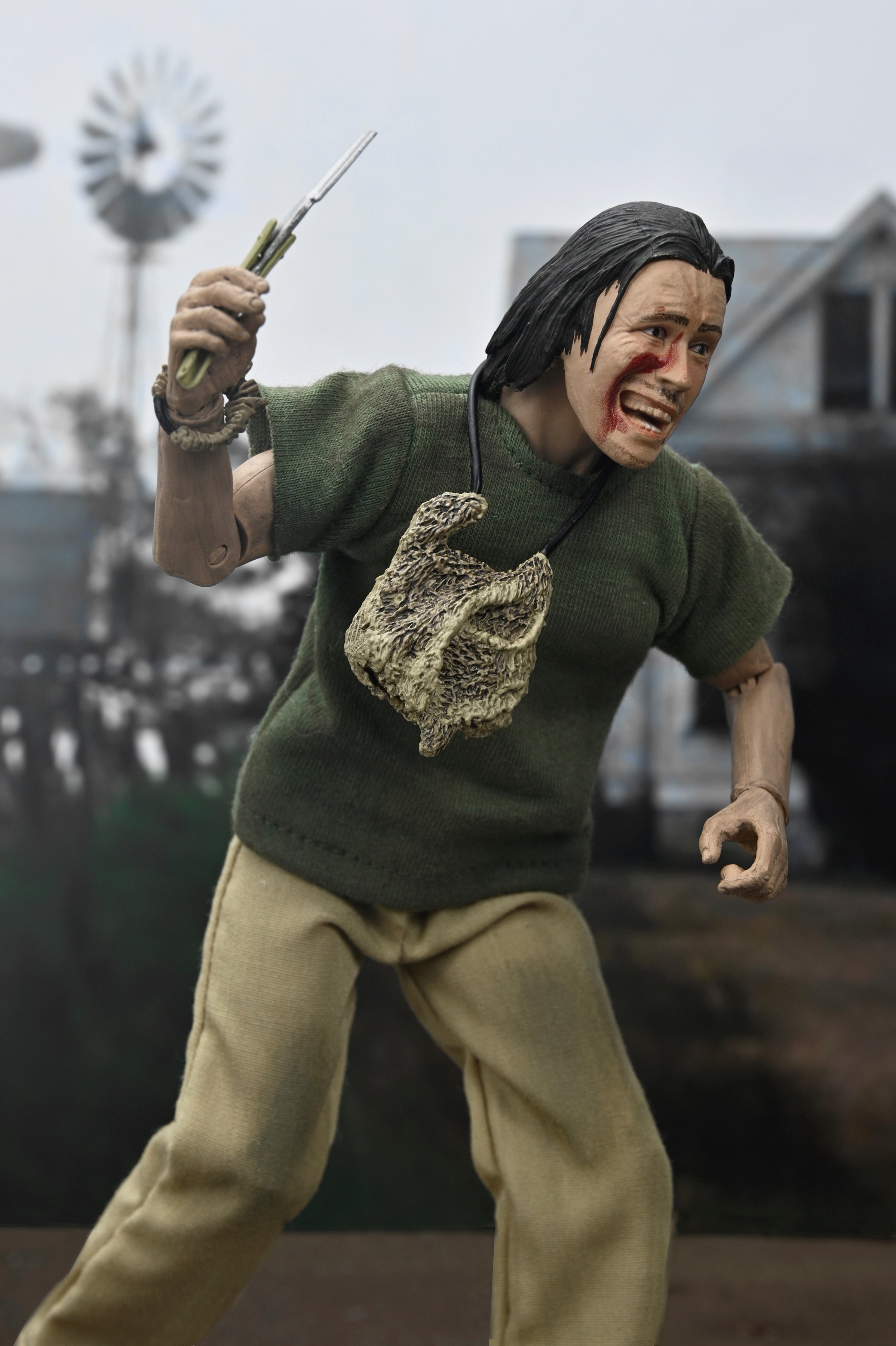 NECA Figura de Accion Vestida: La masacre de Texas 50 Aniversario - The Hitchhiker 8 Pulgadas