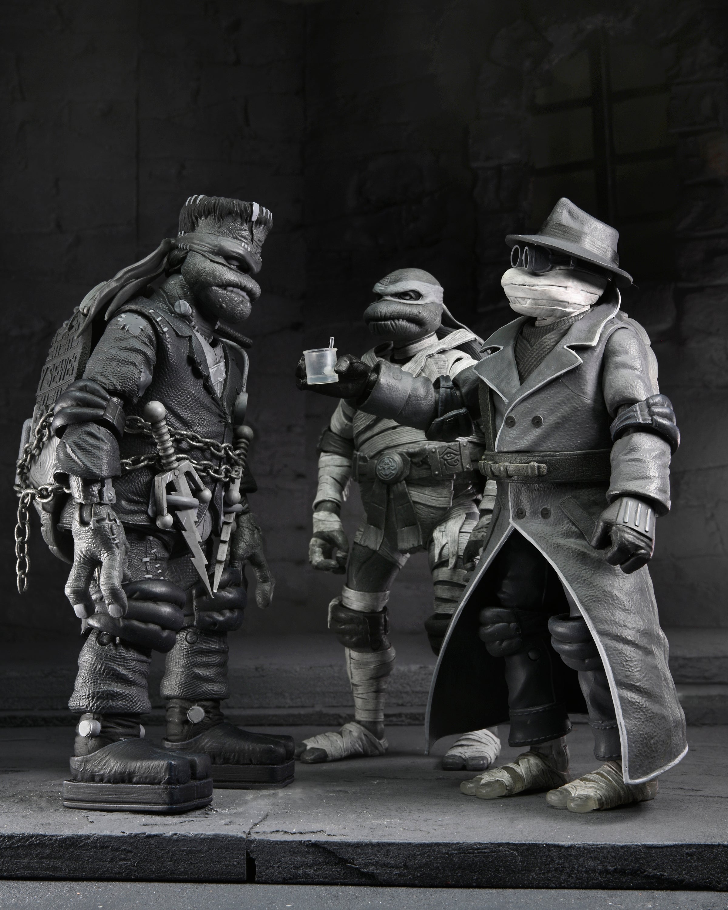 NECA Figura de Accion: Universal Monsters x TMNT - Tortugas En Blanco Y Negro 4 Pack 7 Pulgadas