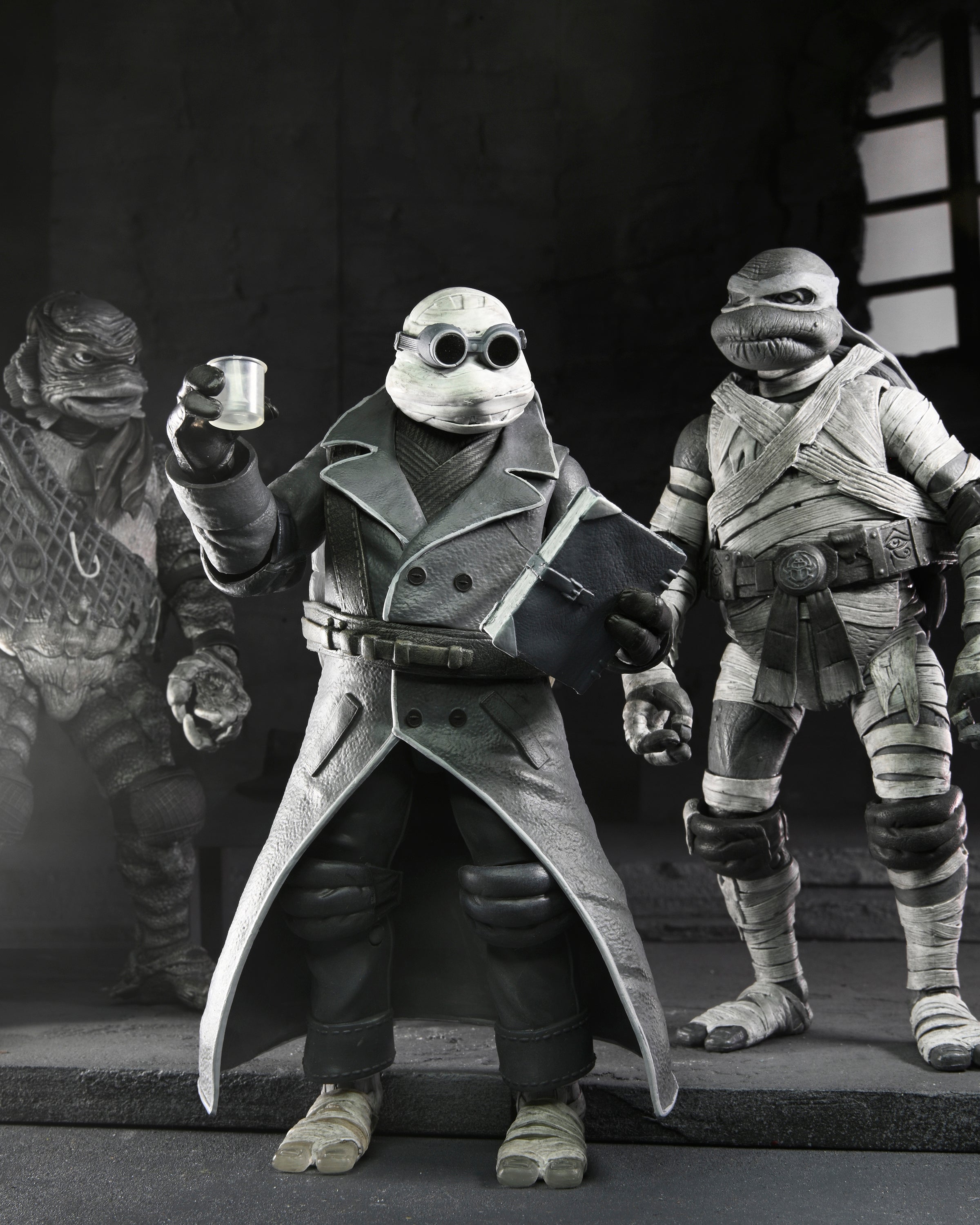 NECA Figura de Accion: Universal Monsters x TMNT - Tortugas En Blanco Y Negro 4 Pack 7 Pulgadas