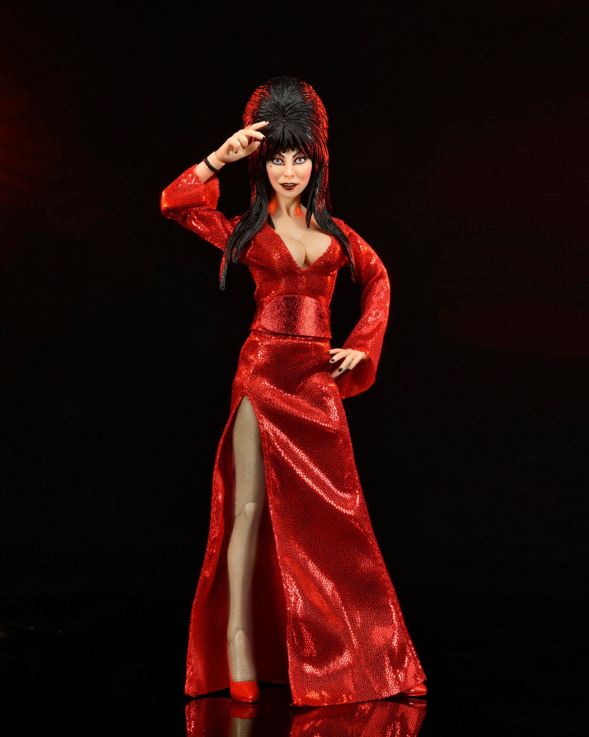 NECA Figura de Accion Vestida: Elvira La Dama De La Oscuridad - Elvira Vestido Rojo 8 Pulgadas