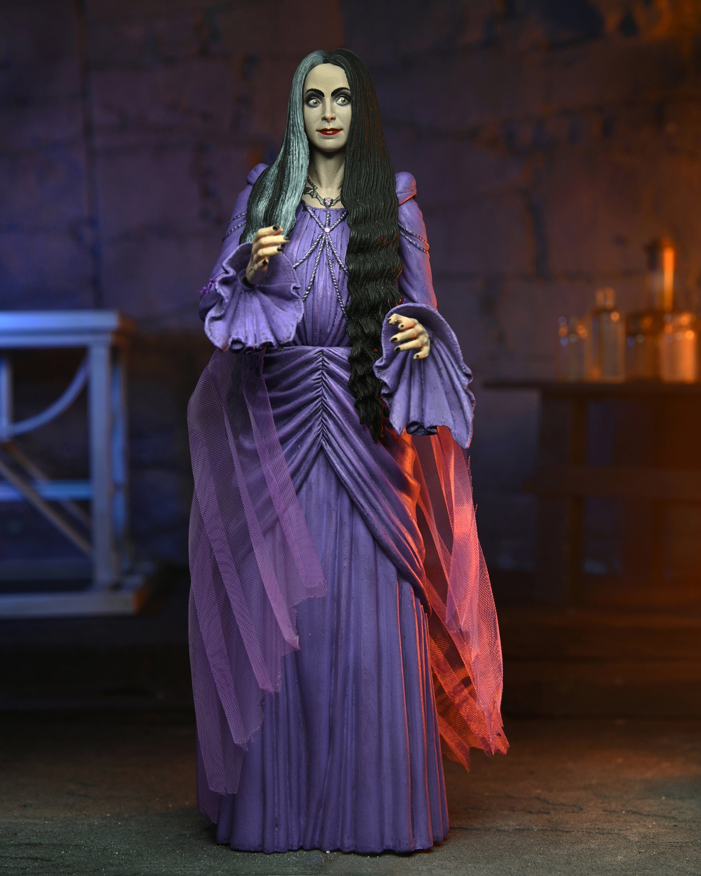 NECA Figura de Accion Ultimate: Rob Zombies The Munsters - Lily Munster 7 Pulgadas