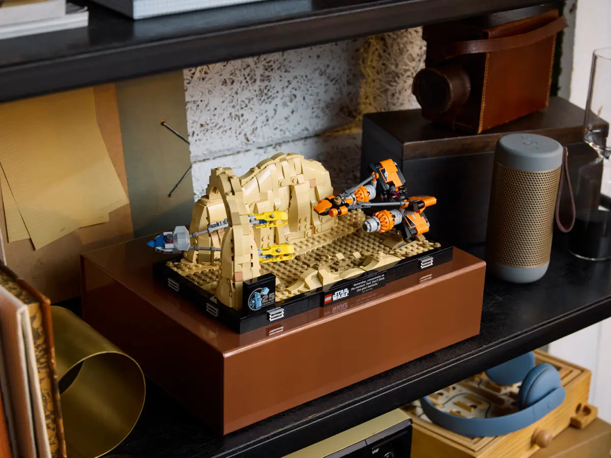 LEGO Star Wars Diorama: Carrera de Vainas de Mos Espa 75380