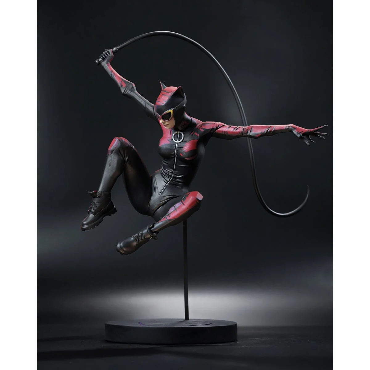 Mcfarlane Dc Direct: Designer Series - Catwoman By Jock Resina Escala 1/6