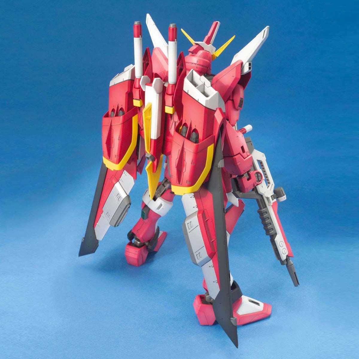 Bandai Hobby Gunpla Master Grade Model Kit: Mobile Suit Gundam Seed Destiny - Infinite Justice Gundam Escala 1/100 Kit De Plastico