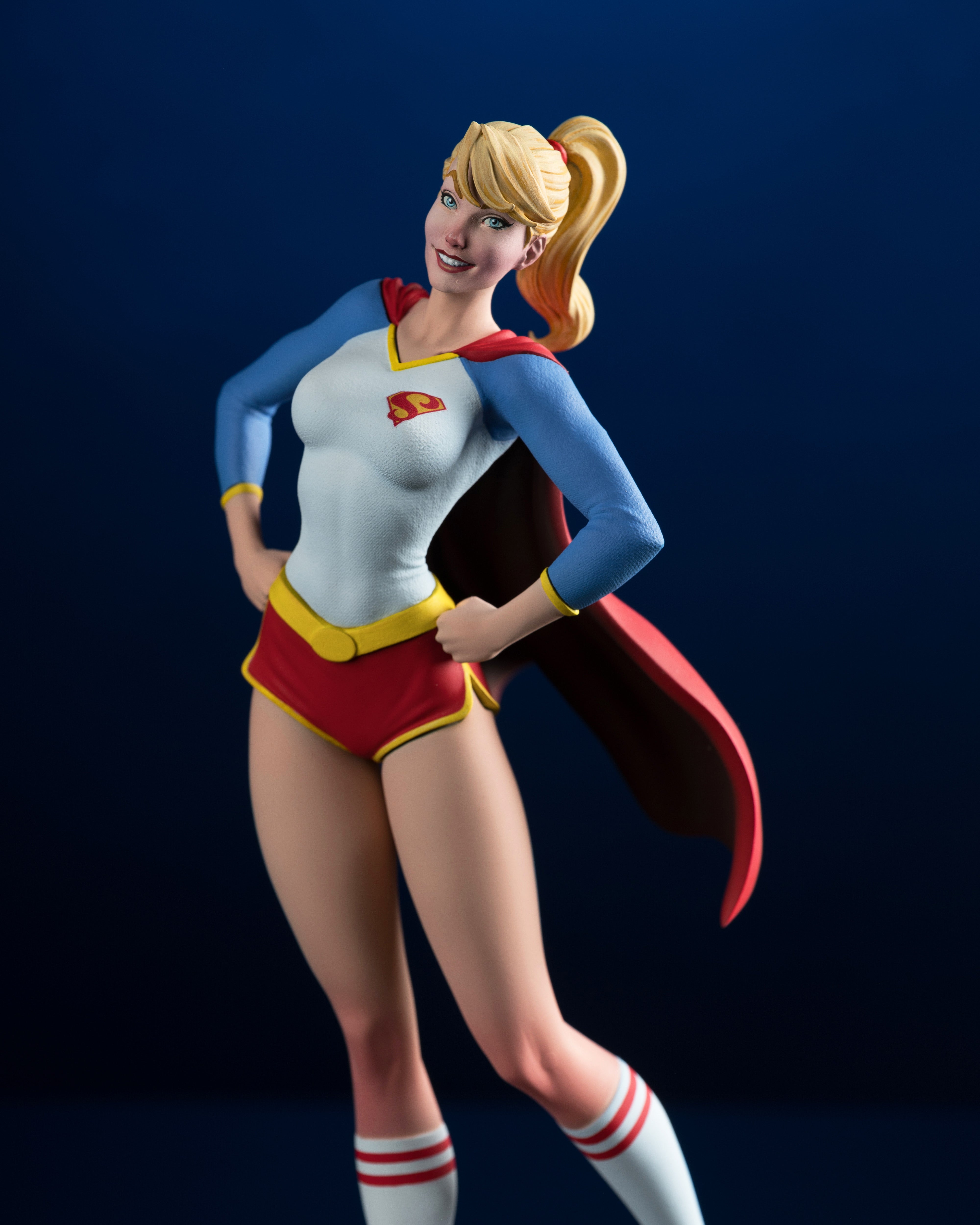 Mcfarlane Dc Direct: Dc Cover Girls - Supergirl By J Scott Campbell Resina Escala 1/8