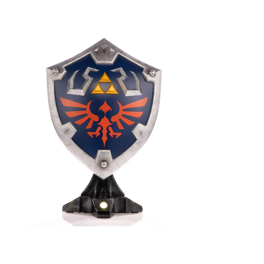 First 4 Figures The Legend of Zelda: Breath of the Wild - Hylian Shield Edicion Deluxe 12 Pulgadas