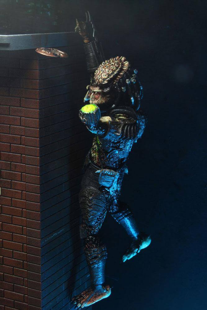 NECA Figura de Accion Ultimate: Depredador 2 - Cazador de la Ciudad Herido 7 Pulgadas