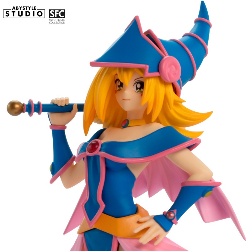 ABYStyle Super Figure Collection: Yu Gi Oh - Chica Maga Oscura Escala 1/10