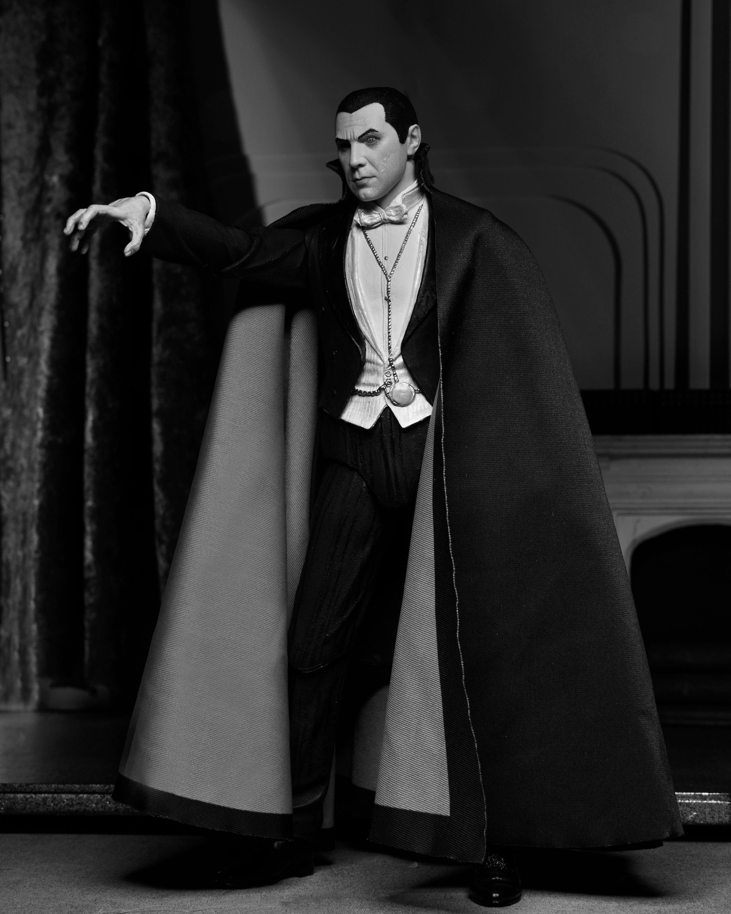 Neca Figura de Accion: Universal Monster - Dracula Carfax Abbey 7 Pulgadas