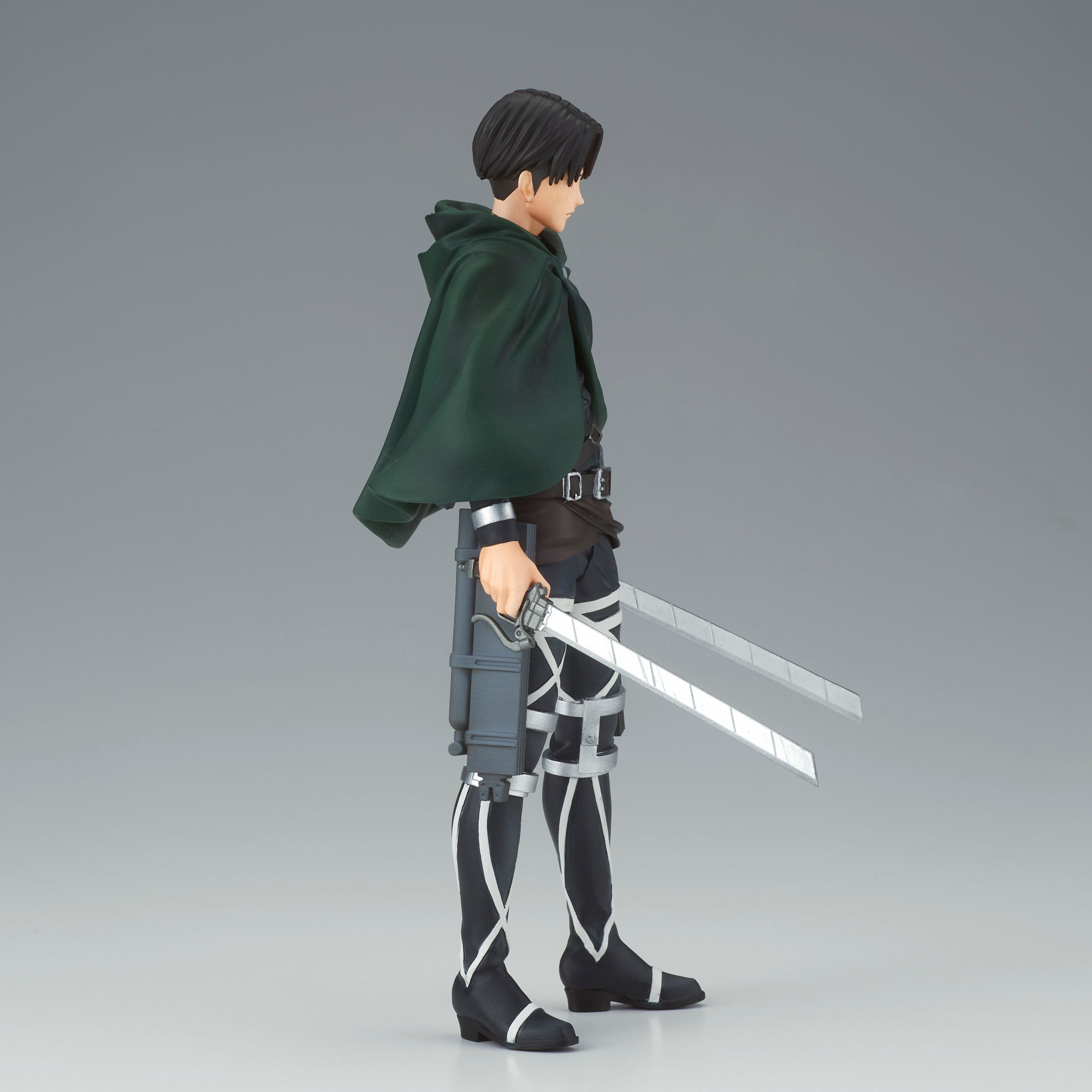 Banpresto: Attack On Titan The Final Season - Levi Con Espadas