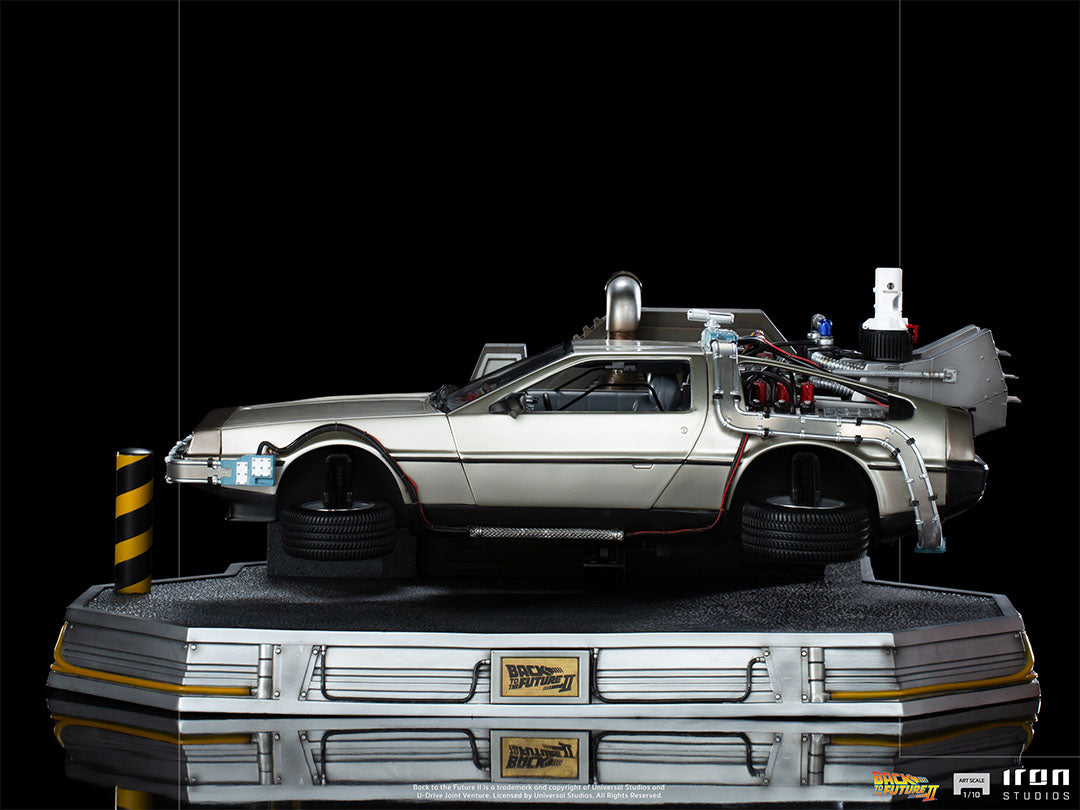 IRON Studios: Volver al Futuro Parte II - DeLorean Escala de Arte 1/10