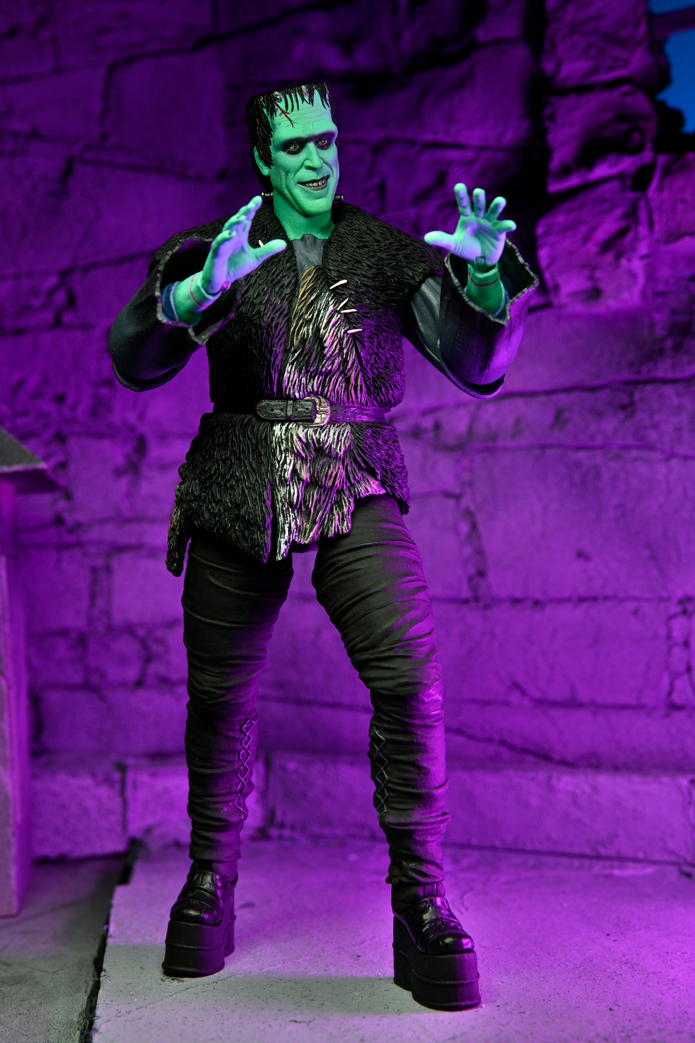 NECA Figura de Accion Ultimate: Rob Zombies The Munsters - Herman Munster 7 Pulgadas