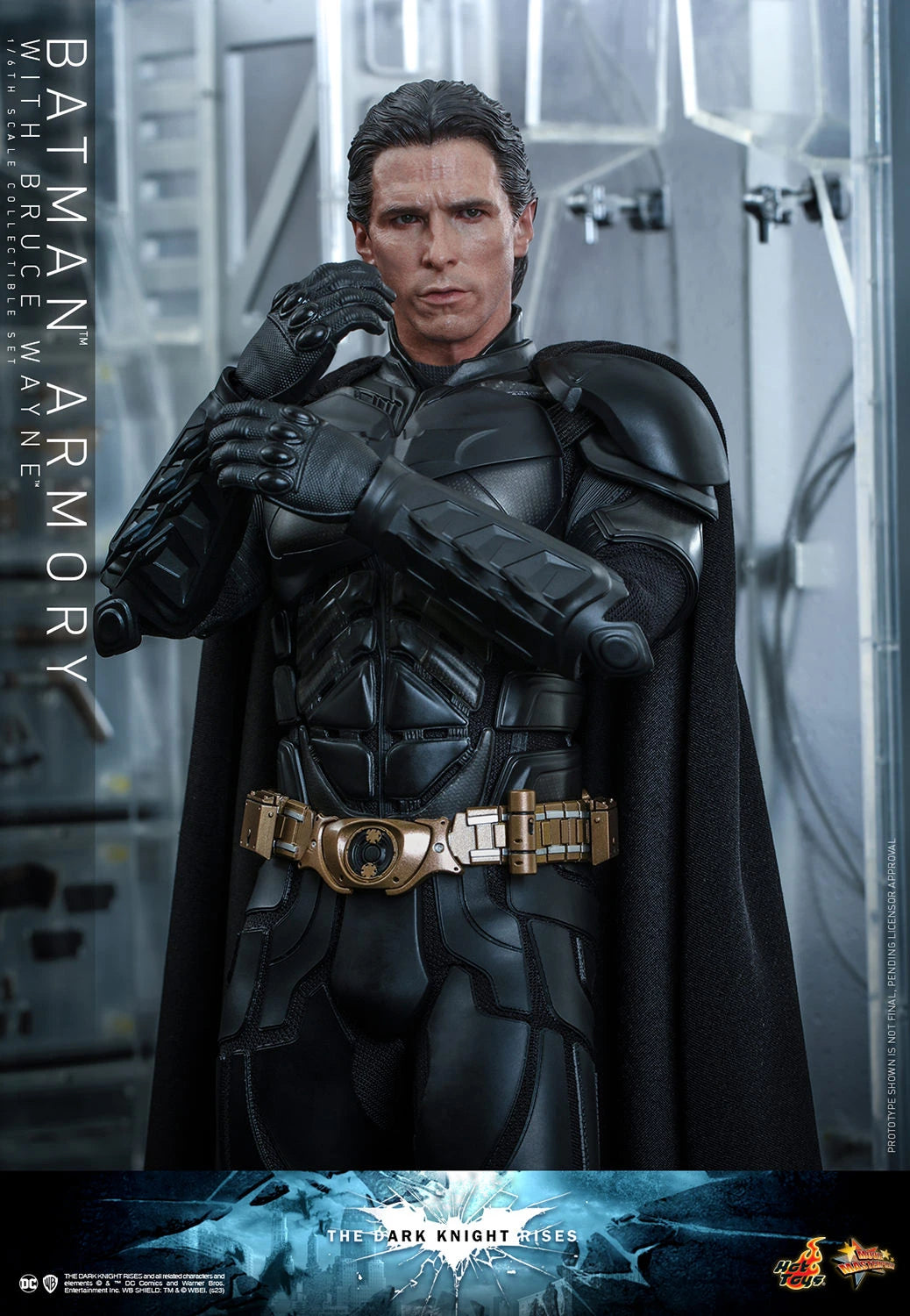 Hot Toys Movie Masterpiece Series: DC Batman The Dark Knight Rises - Set Bruce Wayne Con Armeria De Batman Escala 1/6