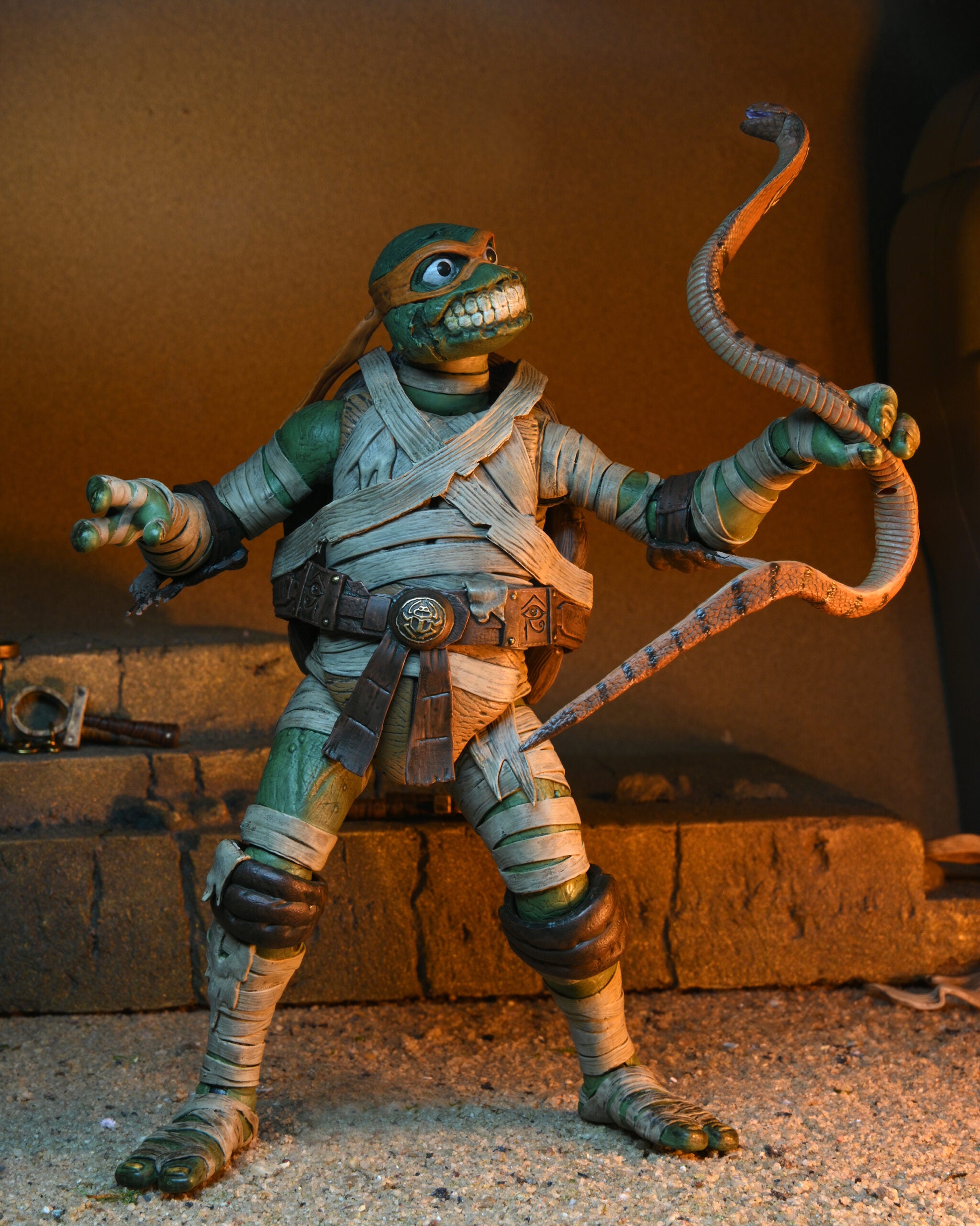 NECA Figura de Accion Ultimate: Universal Monsters X TMNT - Mike Como La Momia 7 Pulgadas