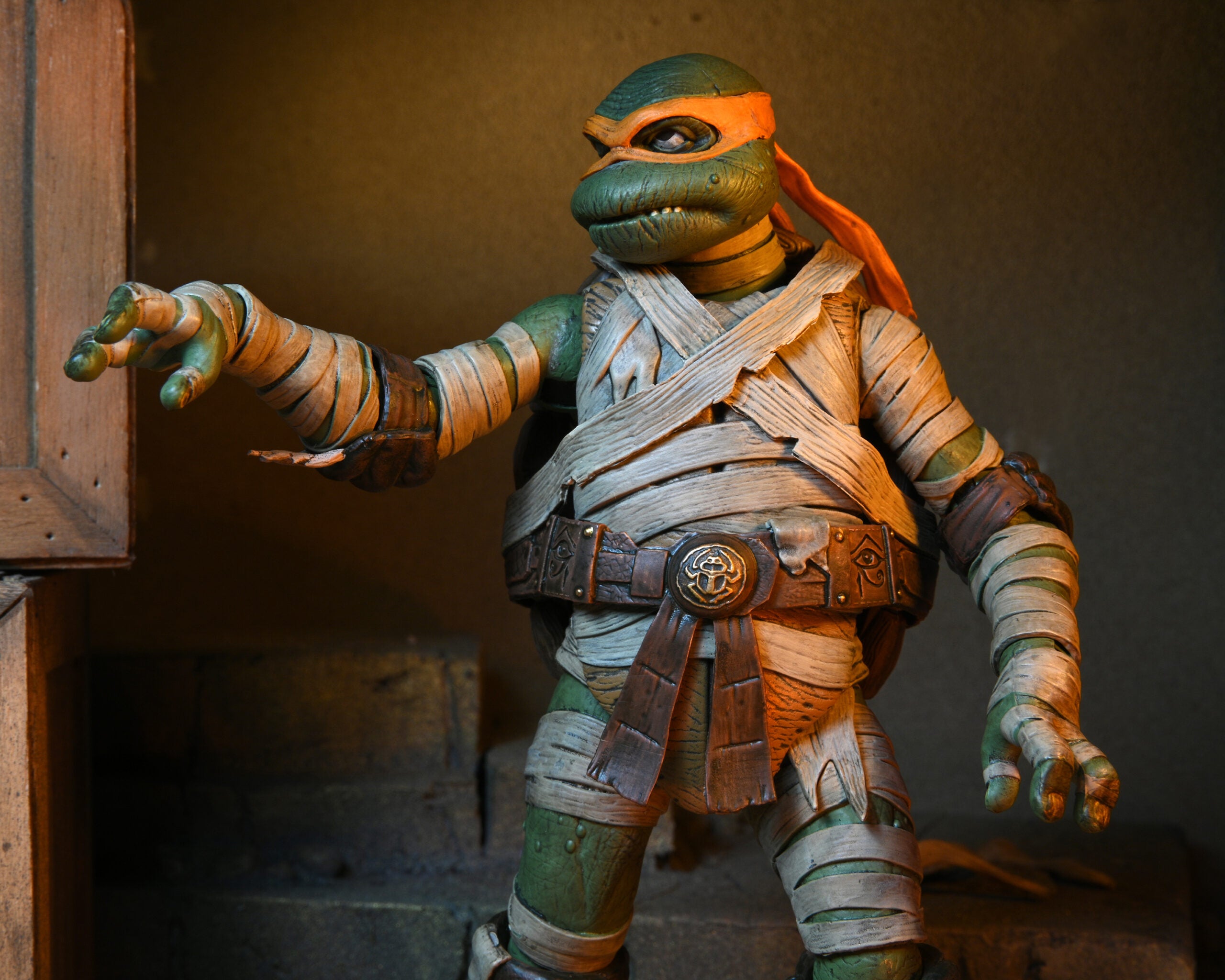 NECA Figura de Accion Ultimate: Universal Monsters X TMNT - Mike Como La Momia 7 Pulgadas